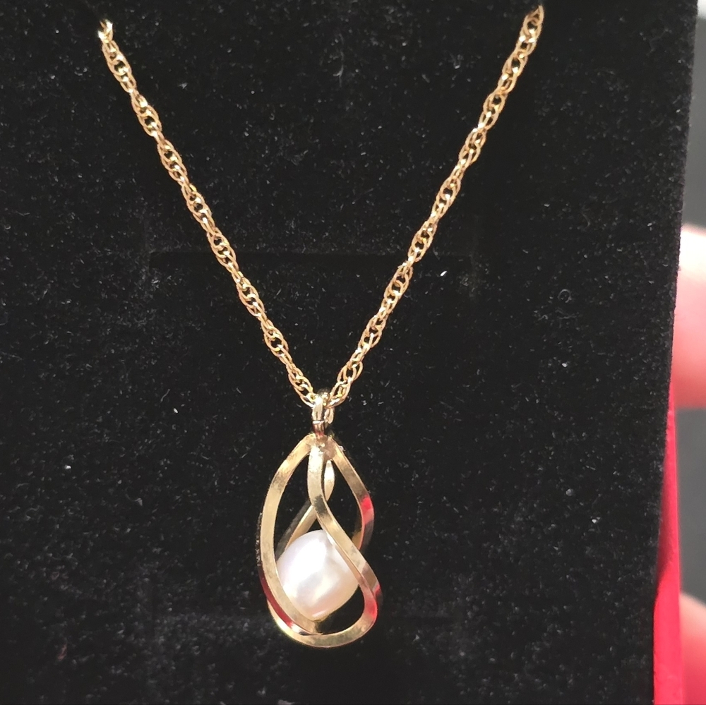 Vintage 14k gold filled and Rolled Gold Plate, Pearl Pendant Necklace
